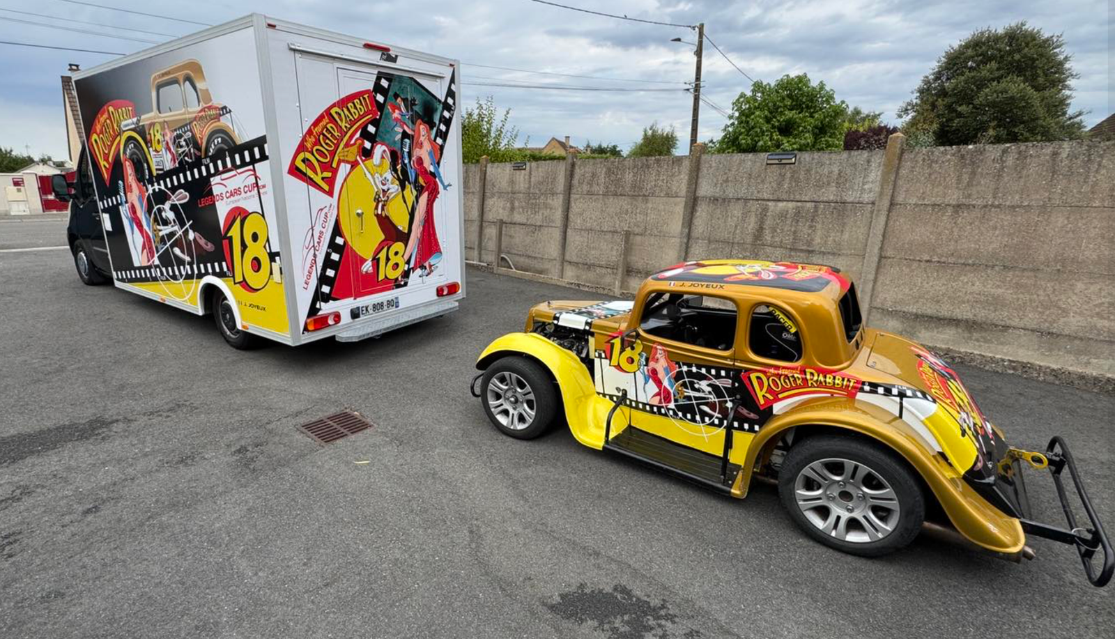 Pose stickers sponsors compétition - Adhesive Lab